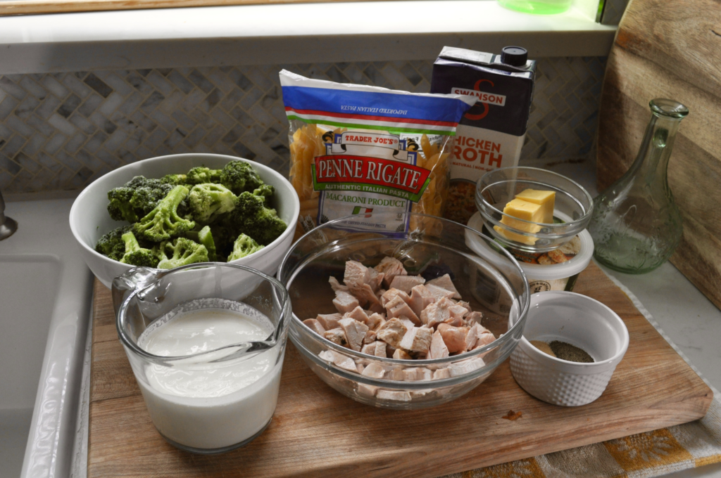 all the ingredients it takes to make chicken and broccoli alfredo bake 
